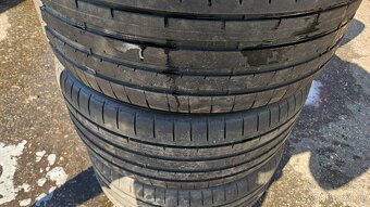 245/35R19 - 3