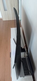 Samsung UE55KU6172U – 55" (140 cm) zakřivená 4K Smart TV - 3