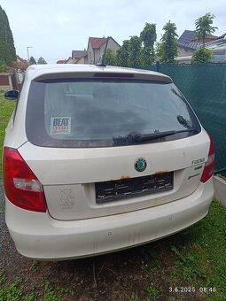 Havarovaná Škoda Fabia combi 2 - 3