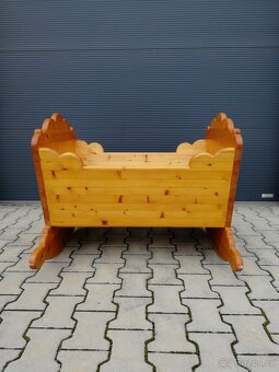 Dřevěná dětská kolébka - 3