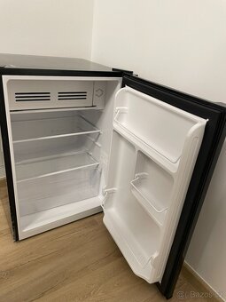 Malá lednice Klarstein 76l – jako nová. - 3