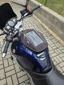 Suzuki GSR 600 - 3