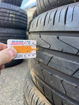 215/45R18 - 3