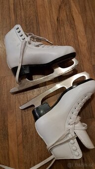 Dívčí ledni brusle - 3