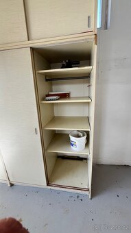 Dvě velké skříně s nástavci - 3