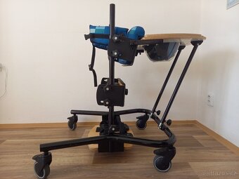 Vertikalizační stojan Leckey F - 3