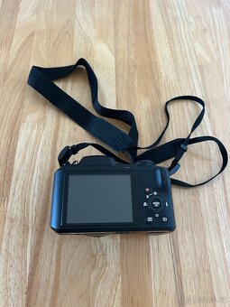 FUJIFILM FinePix S8600 - 3