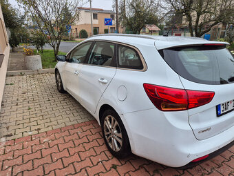 Kia Ceed combi 1.6 CRDi 94kW rok 2013 - 3