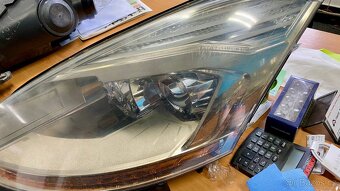 Prodám přední světla Citroen c4 Picasso/Grand Picasso - 3