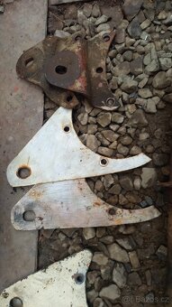 Zetor 4611-6911-držáky kabiny - 3