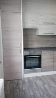 Byt 2+1 s balkonem, garáží a parkovacím místem - 3