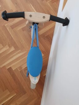 Dřevěné odrážedlo Janod Bikloon – světle modré - 3