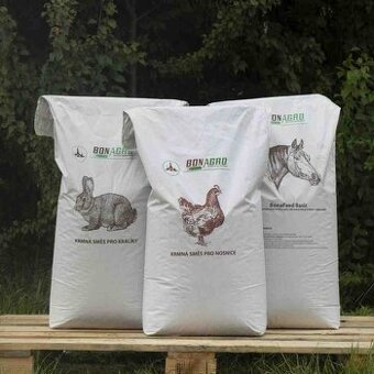 Krmení pro slepice, králíky i koně - 3