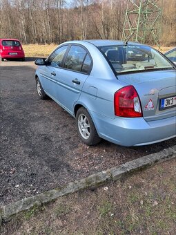 Hyundai Accent - 3