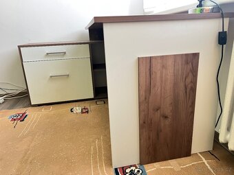 Rohový psací stůl - 3