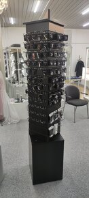 Prodejní otočný stojan. - 3