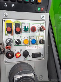 Silný teleskopický manipulátor MERLO TF55.9CS - 3