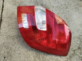 Prodám zadní světlo(spolujezdec) na Škoda fabia 2 - 3