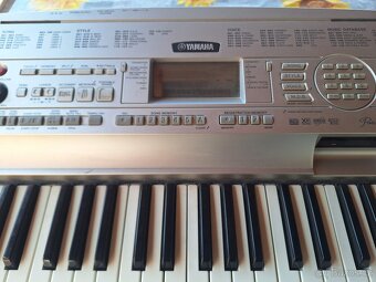 Prodám Yamaha DGX -300 - 3