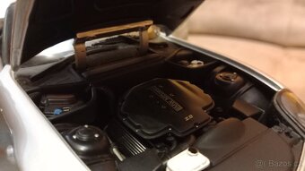 1:18 bmw z8 007 - 3