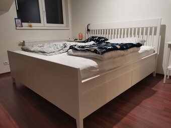 manželská postel IKEA IDANAS bílá s matrací, stolky a roštem - 3