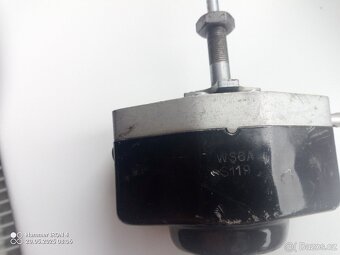 Bosch motorek stěrače. - 3