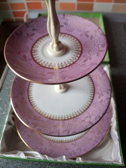 Porcelánový etažér na cukroví - 3