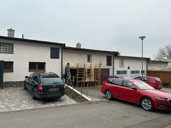 Knihovna, regály, úložný prostor, police dřevěné lakované - 3