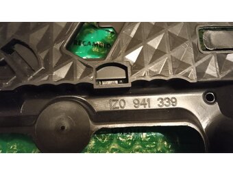 upevňovací deska levého světlometu Škoda Octavia II 1Z094133 - 3