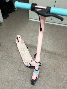 Elektrokoloběžka Ninebot by Segway Zing E8 - 3