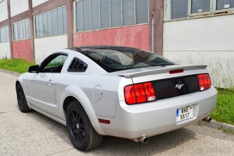 Ford Mustang KUPÉ 4.0i V6/MANUÁL/2006/KŮŽE/ - 3