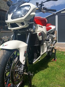 Prodám Aprilia tuono RSV 1000 rv2009 - 3