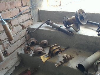 Řemenice, hřídele, domky na ložiska a jiné - 3