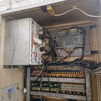 Cnc obrábací centrum MCFV 100 - 3