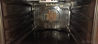 Prodám elektrický sporák Zn. Mora - 3