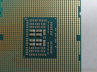 2x Intel Xeon E5-2407 v2 (Pár do serveru, Socket LGA1356) - 3