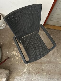 Venkovní plastová židle - 3