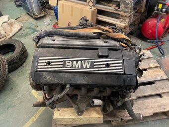 Motor m52b25 - 3