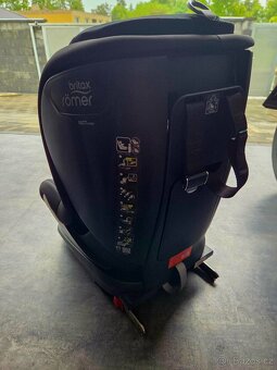 Britax Römer TRIFIX 2 iSize 2022 Cosmos Black - 3