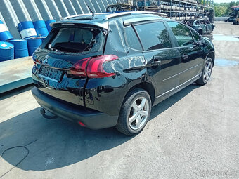 Peugeot 2008 Facelift 1.2 ( HM01 ) 60kW r.2018 černá na náhr - 3