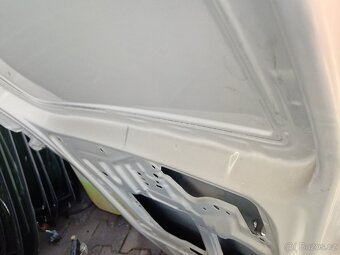Zadní pravé dveře Toyota hiace - 3