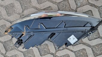 VW Touran II 5TB 941 773 D světlo levé full led - 3
