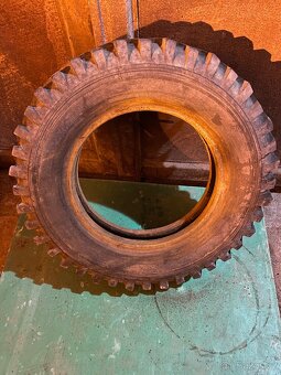 Prodám mírně jeté pneu 8,25x20 - 3