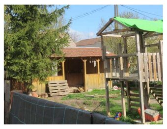 Rodinný dům v obci Sloveč, ID 7527e 0708 - 3