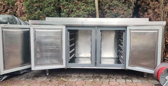 Chladicí stůl 1960x600mm - s 3 dveřmi a pracovní deskou - 3