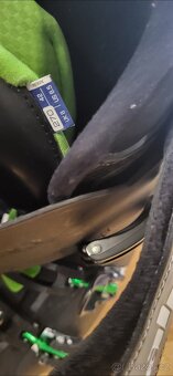 Lyže Elán, hůlky a přaskáče - 3