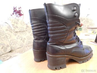 černé kozačky - 3