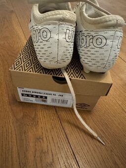 Dětské kopačky, zn. UMBRO, vel. 32 - 3