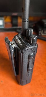 Motorola DP2400 UHF - 3