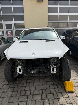 Nepojízdný Mercedes ML - 3